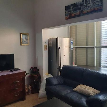 2 Bedroom Apartment In Batiya Makov Shared Rooms Rechovot 외부 사진